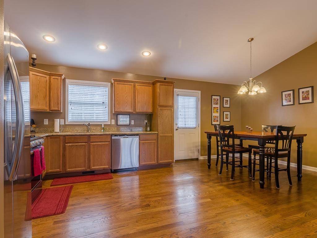 855 Colonial Heights Road Kingsport, TN 37663 - Photo 2 of 30 open floor plan