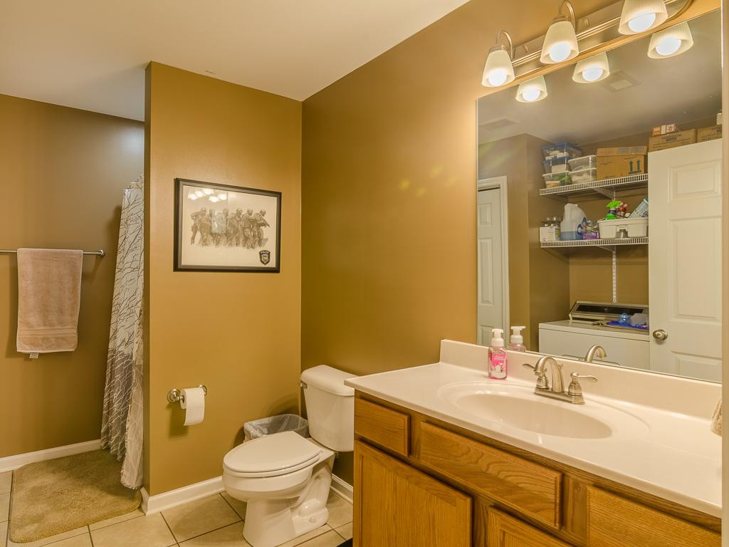 855 Colonial Heights Road Kingsport, TN 37663 - Photo 23 of 30 basement bath