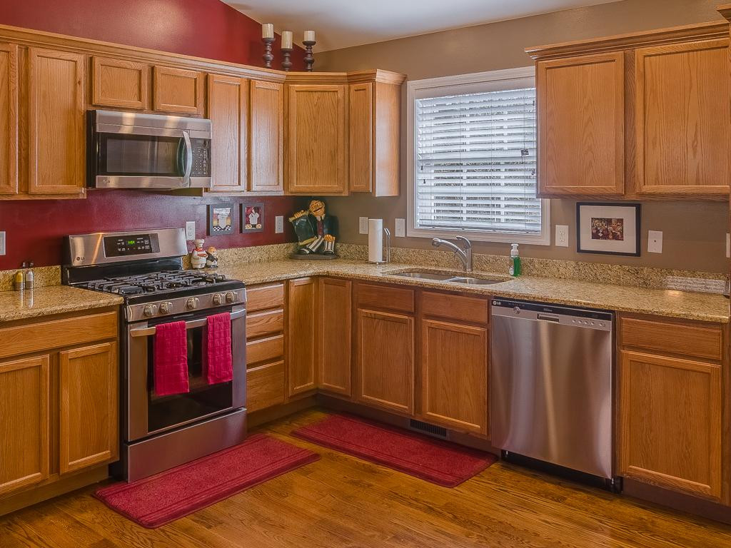 855 Colonial Heights Road Kingsport, TN 37663 - Photo 5 of 30 gas range