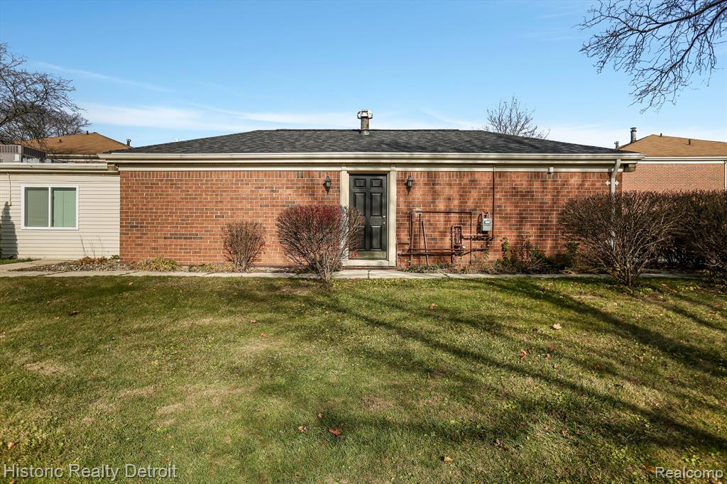 29656 Middlebelt Road, Unit 1403 Farmington Hills, MI 48334 - Photo 32 of 39