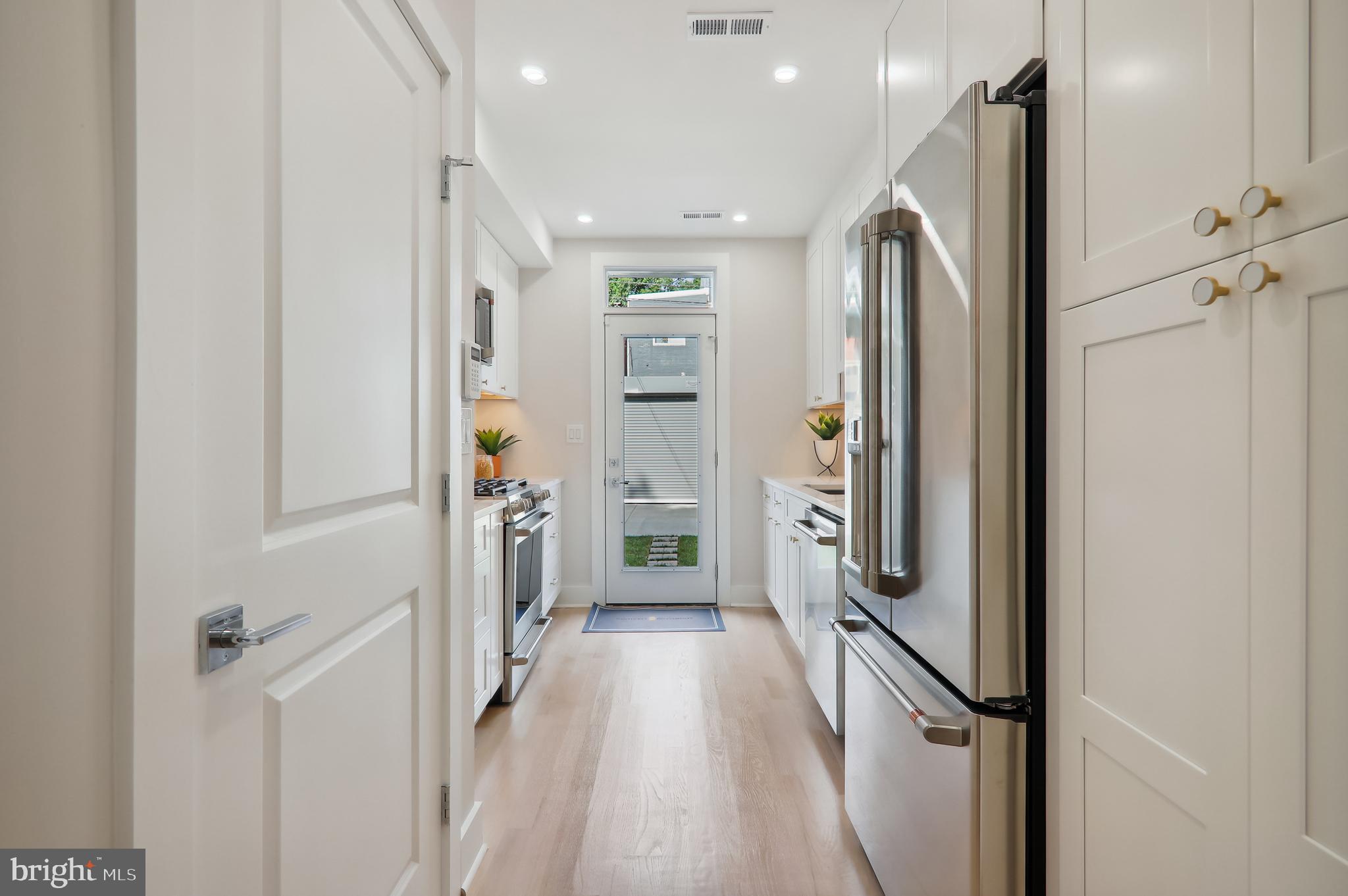 616 14th Place Northeast Washington, DC 20002 - Photo 7 of 28