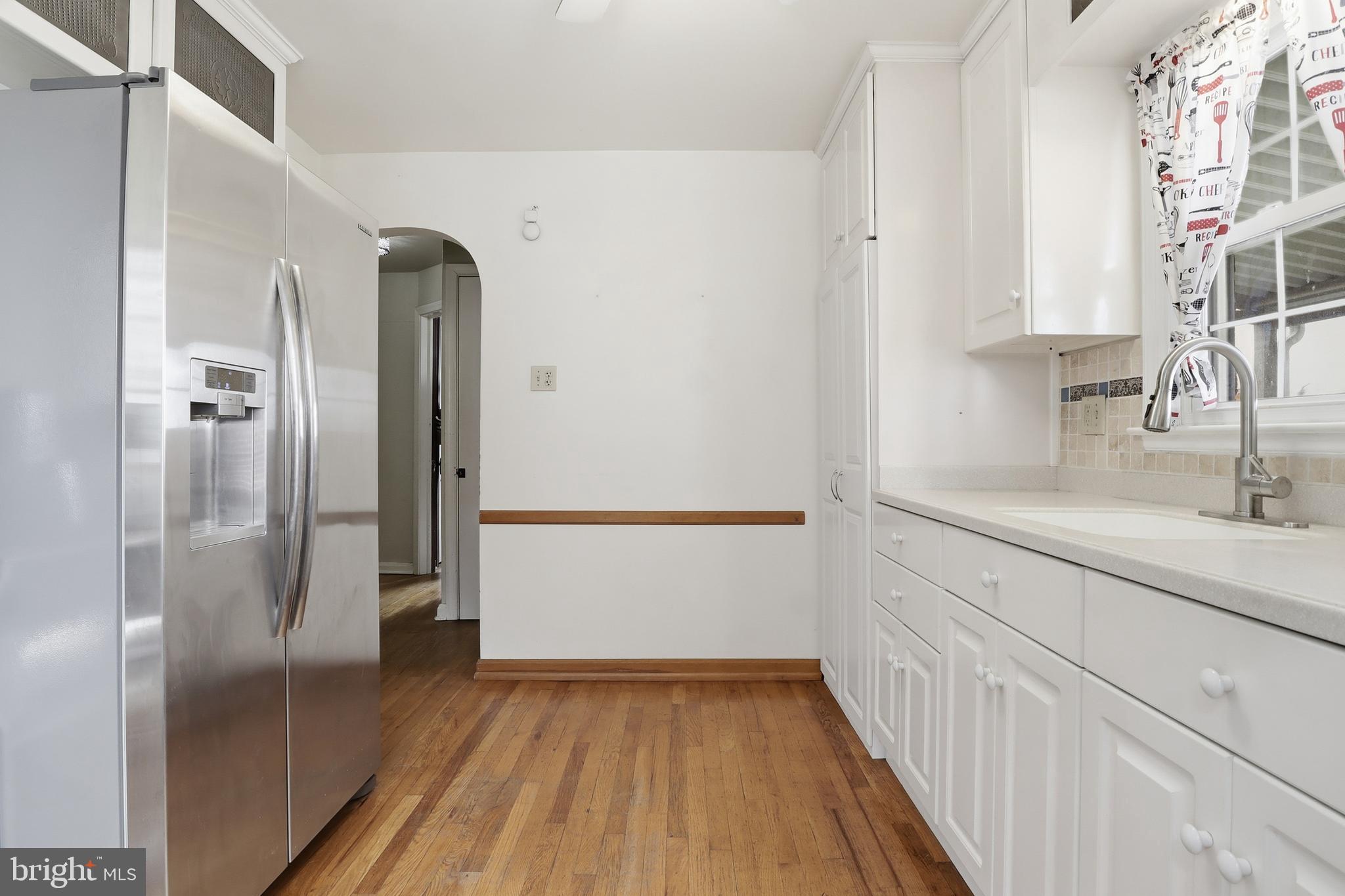 583 Hillcrest Road York, PA 17403 - Photo 10 of 44 a bathroom with a sink and a mirror