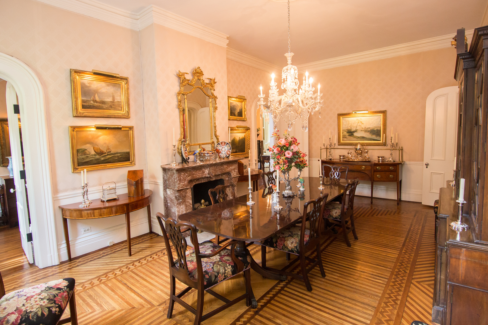 404 East Deerpath Road Lake Forest, IL 60045 - Photo 19 of 44 a dining room with furniture a chandelier and wooden floor