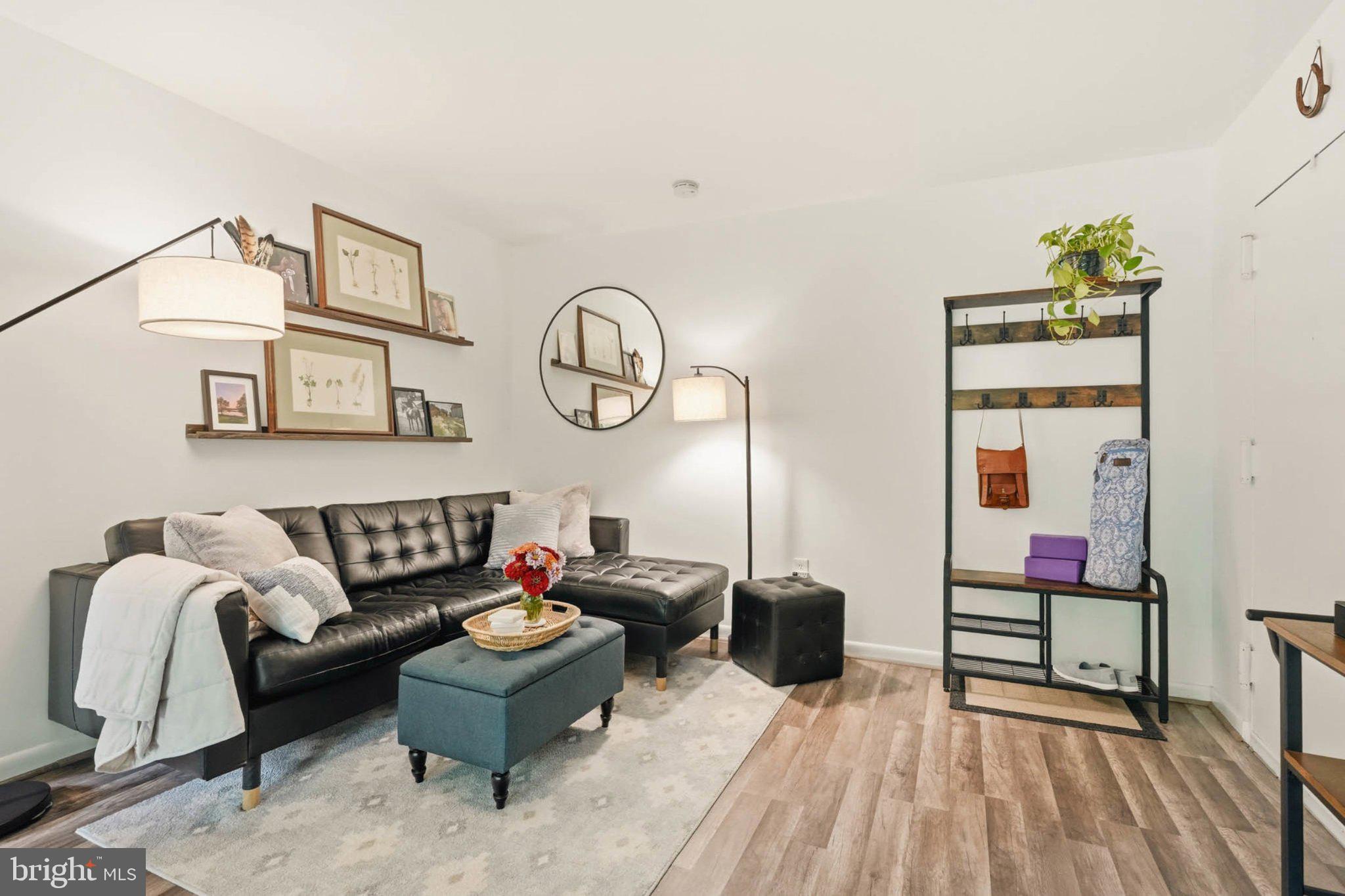 17816 Buehler Road, Unit 1B1 164 Olney, MD 20832 - Photo 4 of 29 Chic modern living space with style.
