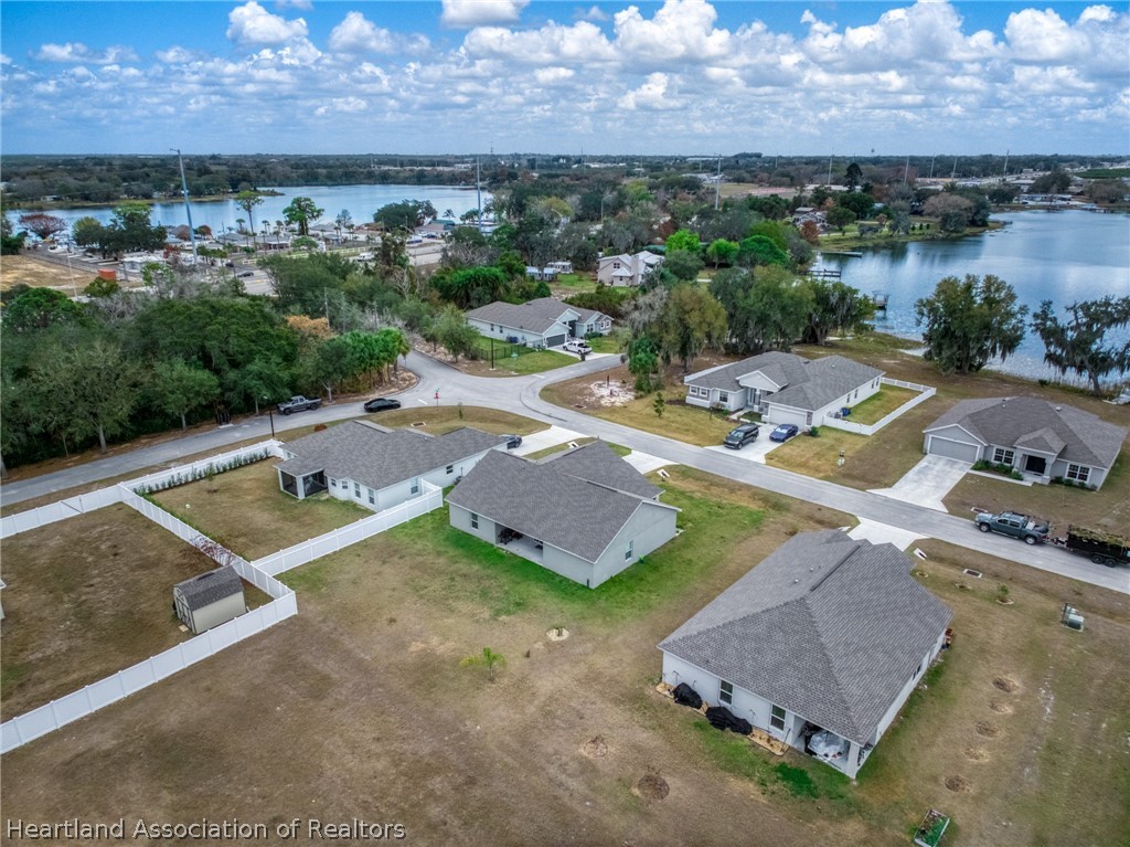 1204 Ridge Drive Avon Park, FL 33825 - Photo 19 of 20 an aerial view of a house with a garden