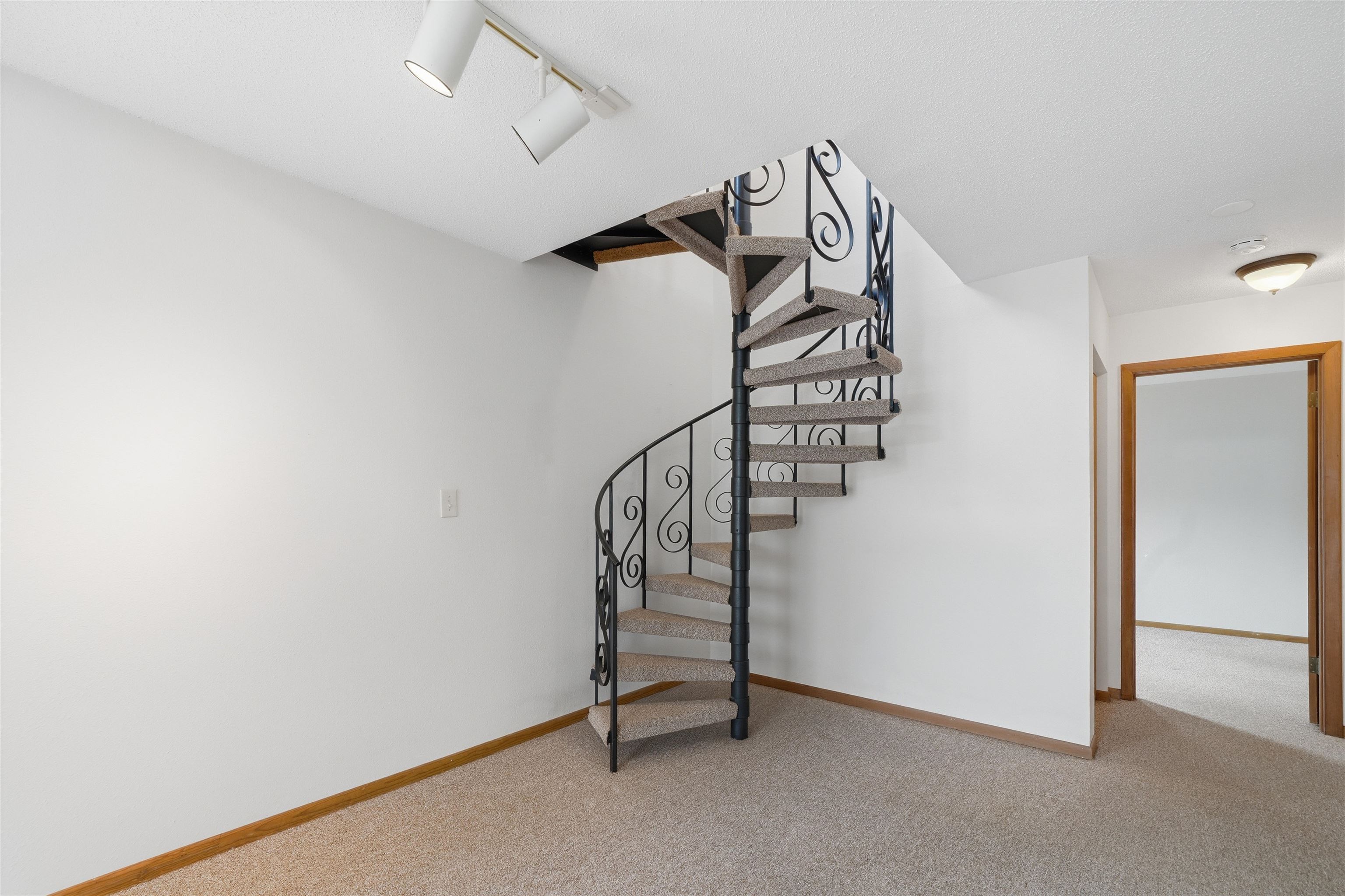 2 Juniper Court Wisconsin Dells, WI 53965 - Photo 7 of 40
