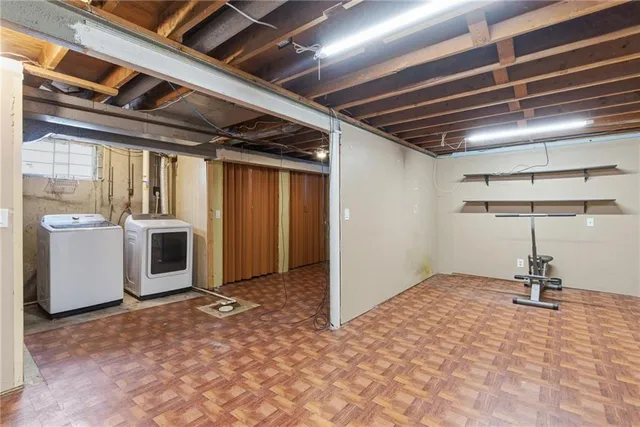 $275,000 | 9900 Oakdell Drive, Kansas City, MO 64114