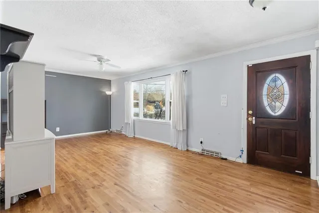 $275,000 | 9900 Oakdell Drive, Kansas City, MO 64114