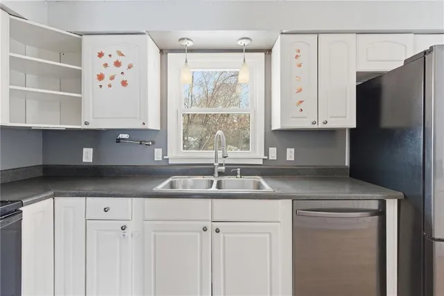 $275,000 | 9900 Oakdell Drive, Kansas City, MO 64114