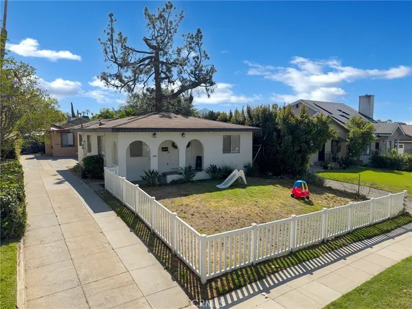 $1,100,000 | 1428 North Hill Avenue, Pasadena, CA 91104