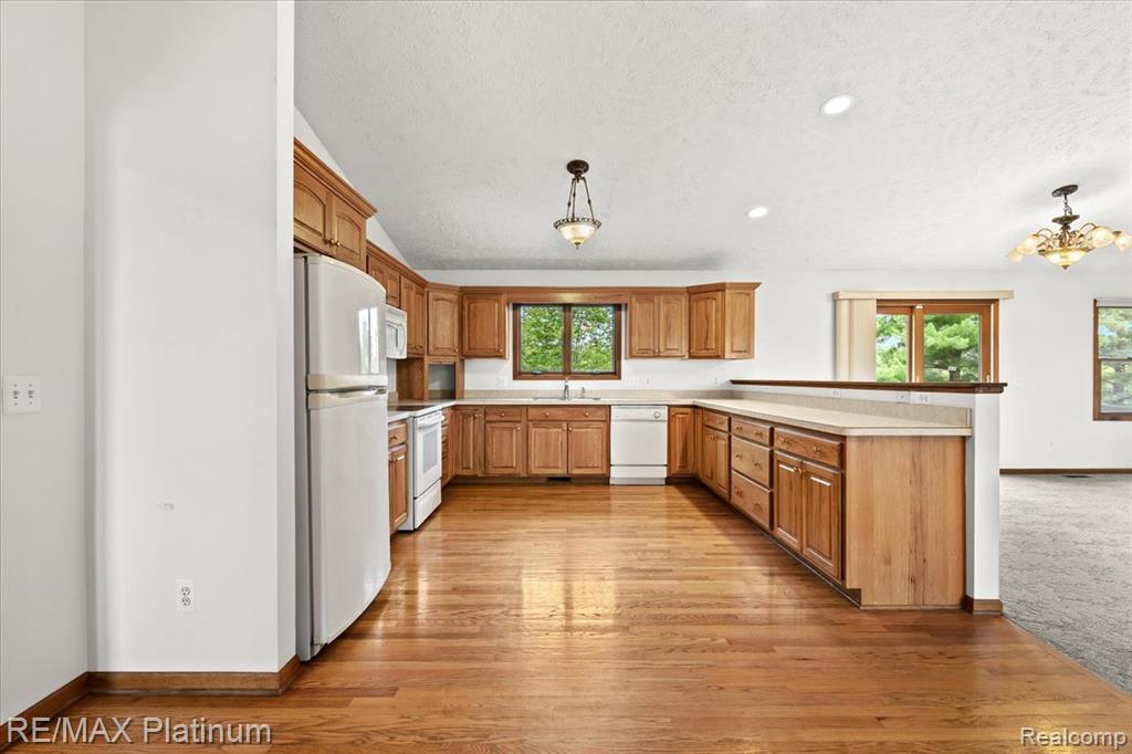 6893 Sanford Road Howell, MI 48855 - Photo 14 of 44