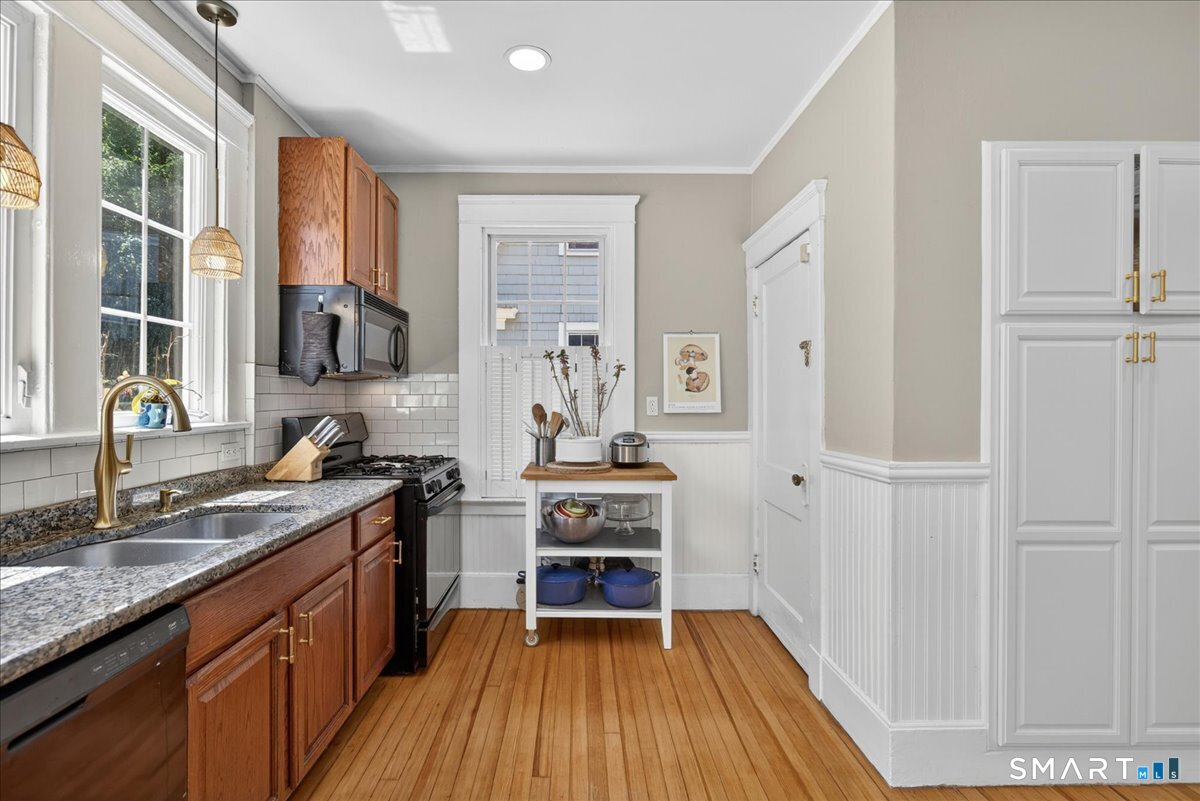 28 Thornton Street Hamden, CT 06517 - Photo 12 of 37