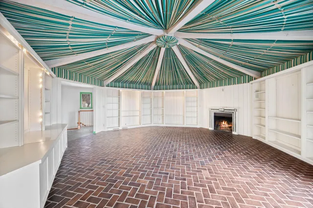 $1,599,900 | 1065 Edgewood Hill Road, Orono, MN 55391