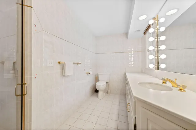 $1,599,900 | 1065 Edgewood Hill Road, Orono, MN 55391