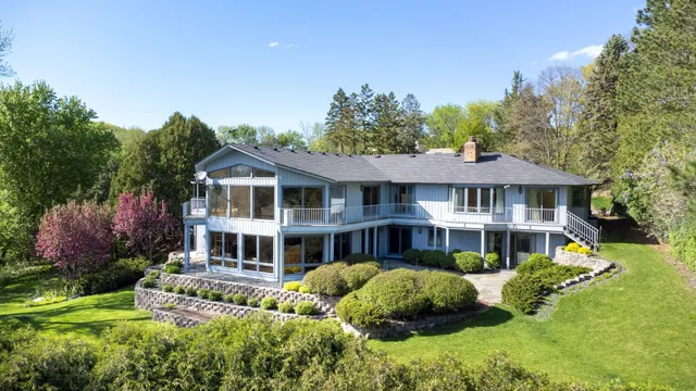 $1,599,900 | 1065 Edgewood Hill Road, Orono, MN 55391