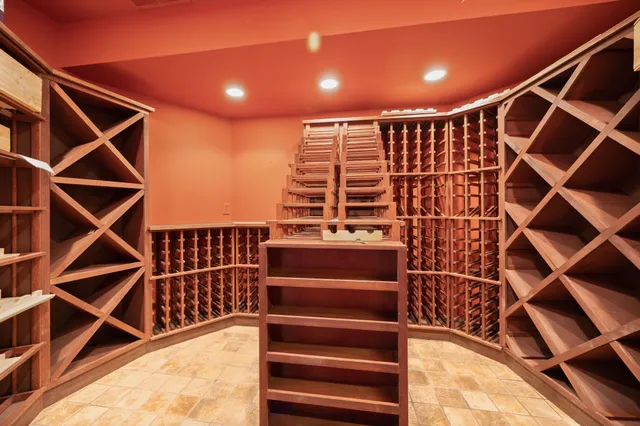 $1,599,900 | 1065 Edgewood Hill Road, Orono, MN 55391