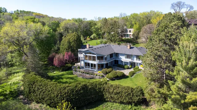 $1,599,900 | 1065 Edgewood Hill Road, Orono, MN 55391