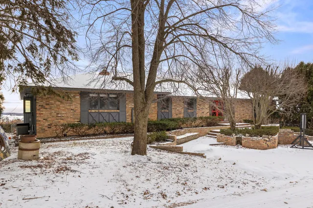 $1,599,900 | 1065 Edgewood Hill Road, Orono, MN 55391