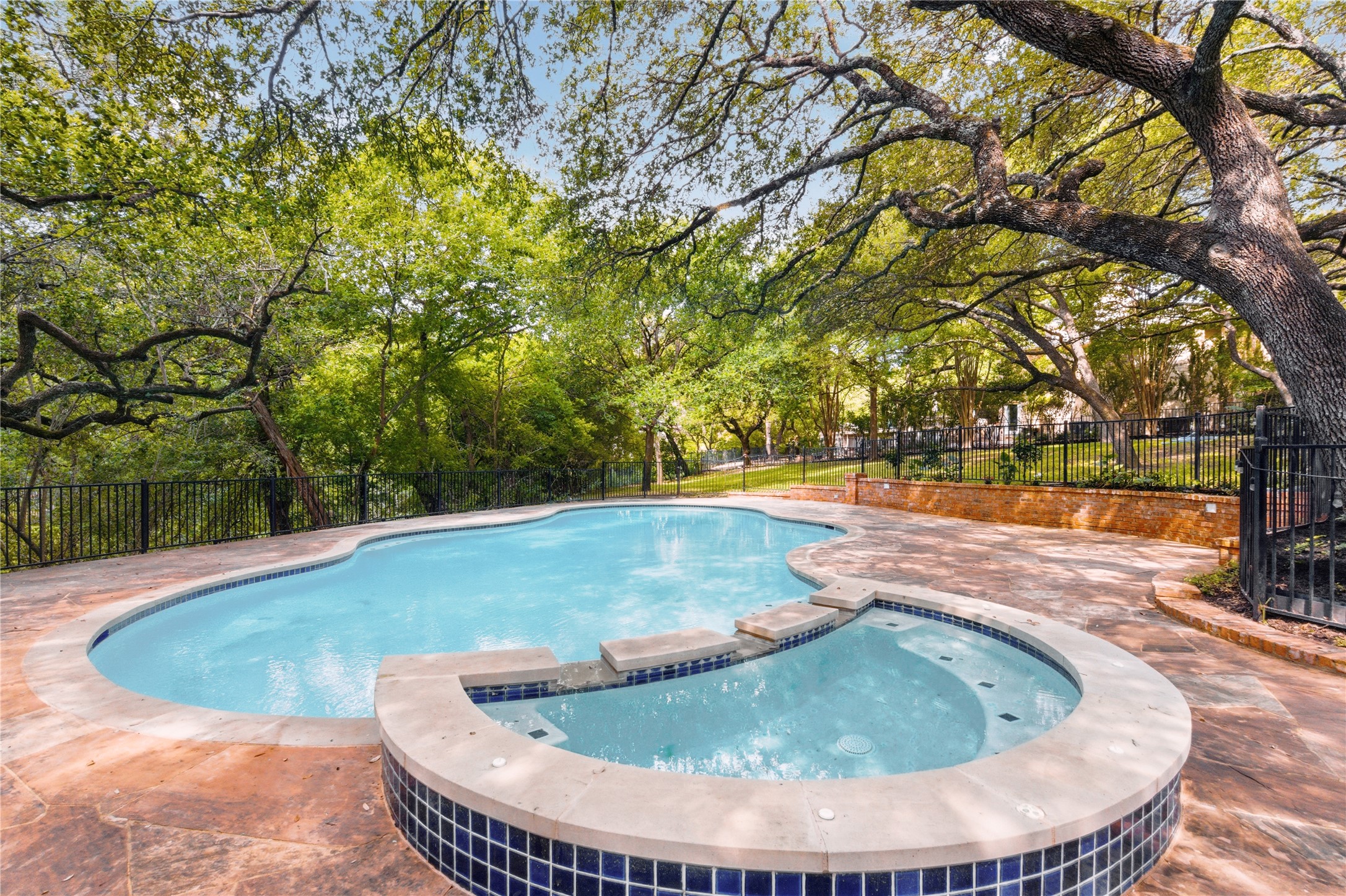 4209 Dunning Lane Austin, TX 78746 - Photo 38 of 40