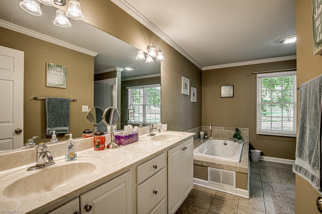 6900 Bridgewood Road Clemmons, NC 27012 - Photo 19 of 36 Gallery Image 19
