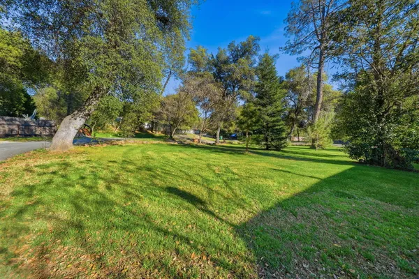$275,000 | 11972 Bella Vista Court, Bella Vista, CA 96008