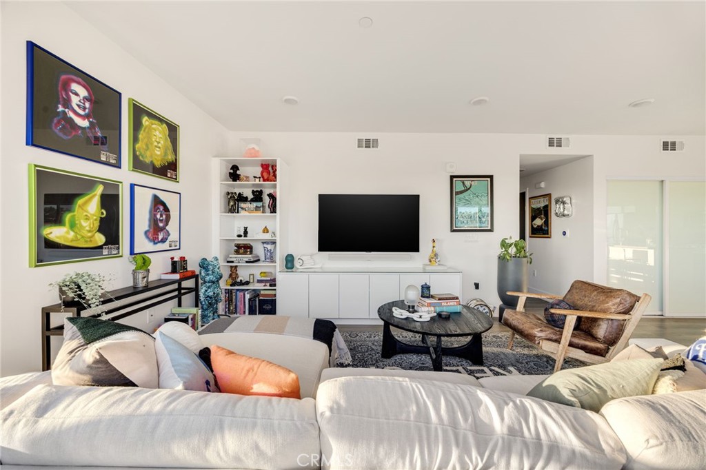 518 East Windsor Road, Unit 305 Glendale, CA 91205 - Photo 11 of 62