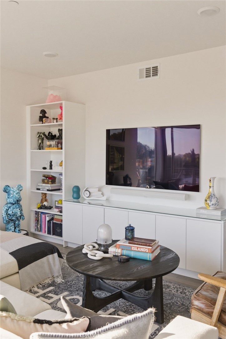 518 East Windsor Road, Unit 305 Glendale, CA 91205 - Photo 12 of 62