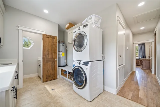 a view of living room washer and dryer