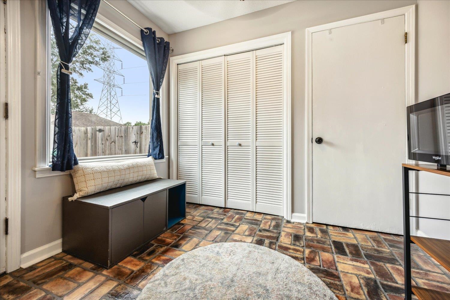 2397 Lynnfield Road Memphis, TN 38119 - Photo 17 of 28 a view of a living room with a large window