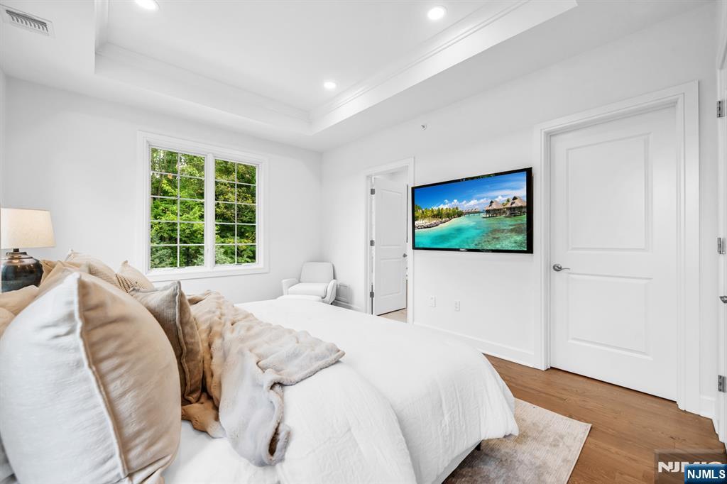 24 Gabriel Court, Unit 24 Paramus, NJ 07652 - Photo 18 of 46