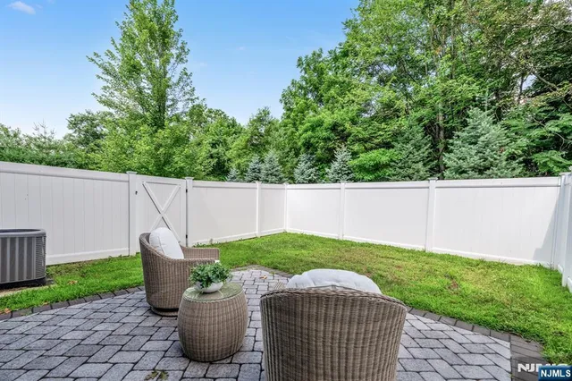 $1,180,000 | 24 Gabriel Court, Unit 24, Paramus, NJ 07652