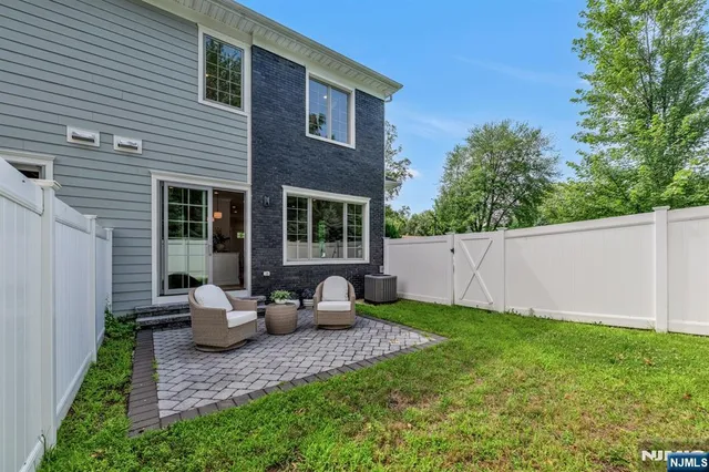 $1,180,000 | 24 Gabriel Court, Unit 24, Paramus, NJ 07652