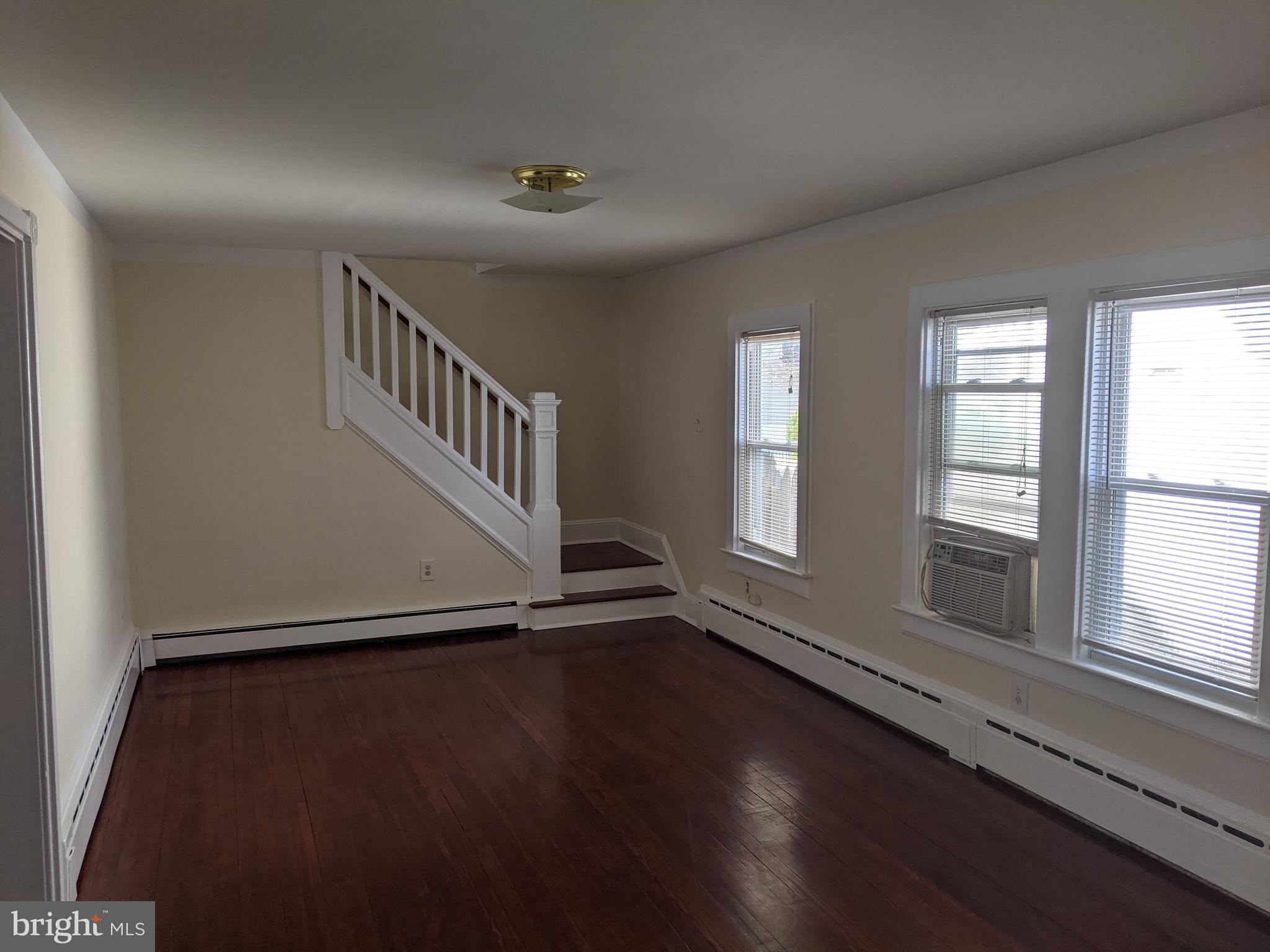 4 Rudner Avenue Trenton, NJ 08619 - Photo 6 of 21 Living Room