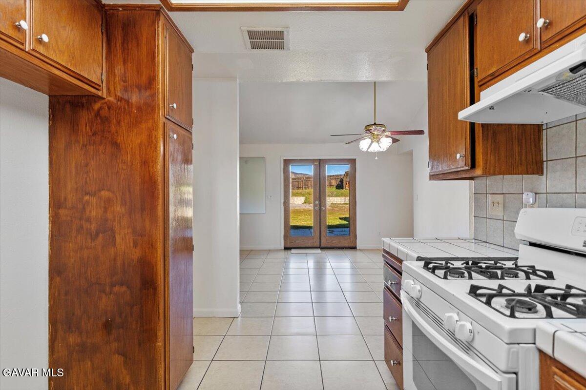 22230 Bogie Street Tehachapi, CA 93561 - Photo 4 of 34 17-6Y9A7954