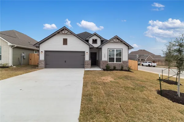 $2,300 | 1900 Stubbs Drive, Bryan, TX 77807