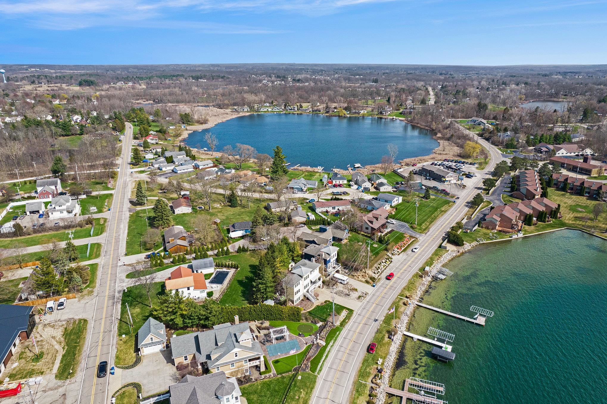 2300 North Long Lake Road Fenton, MI 48430 - Photo 40 of 46 50171893-e9d309b9-cc3e-4531-8527-a12f1984d0f2.JPG