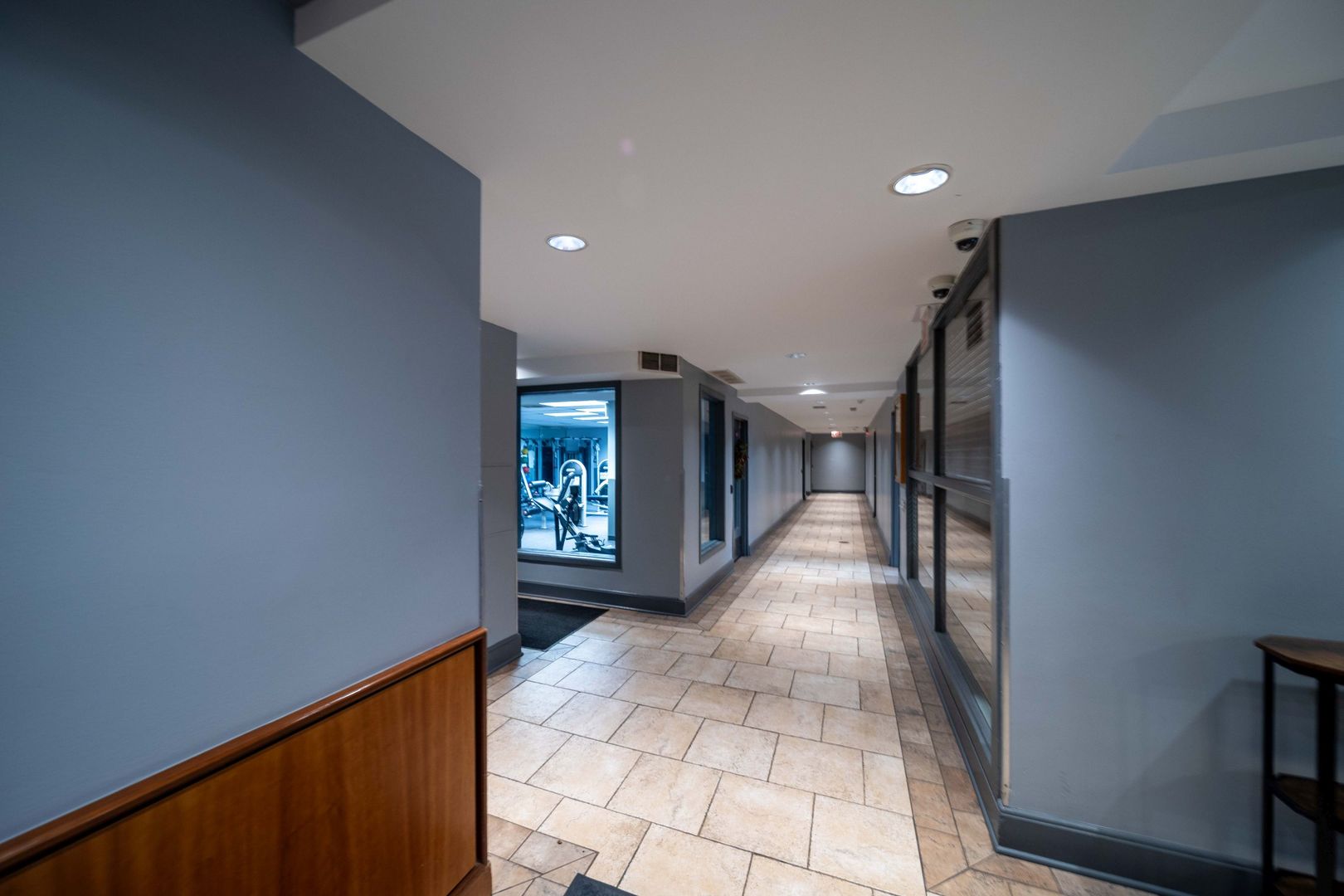 6030 North Sheridan Road, Unit 2011 Chicago, IL 60660 - Photo 23 of 26 a view of entryway