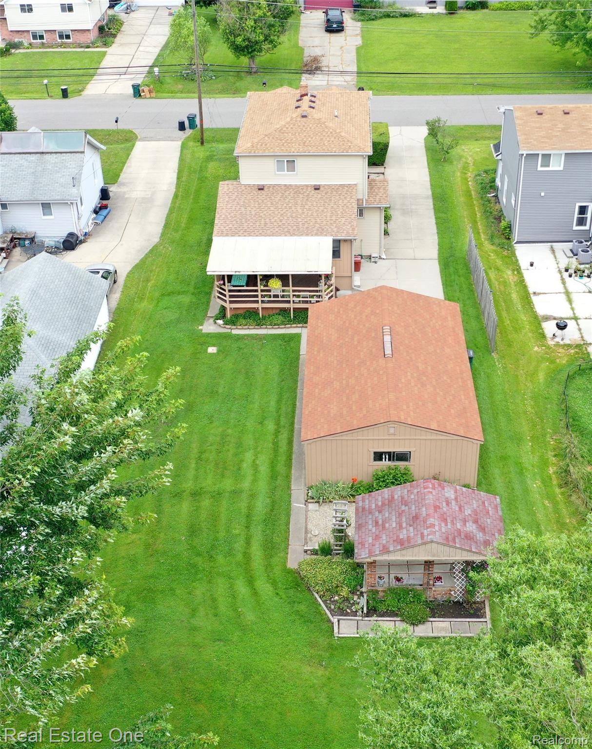 2100 Orpington Road Troy, MI 48083 - Photo 3 of 31 3.jpeg