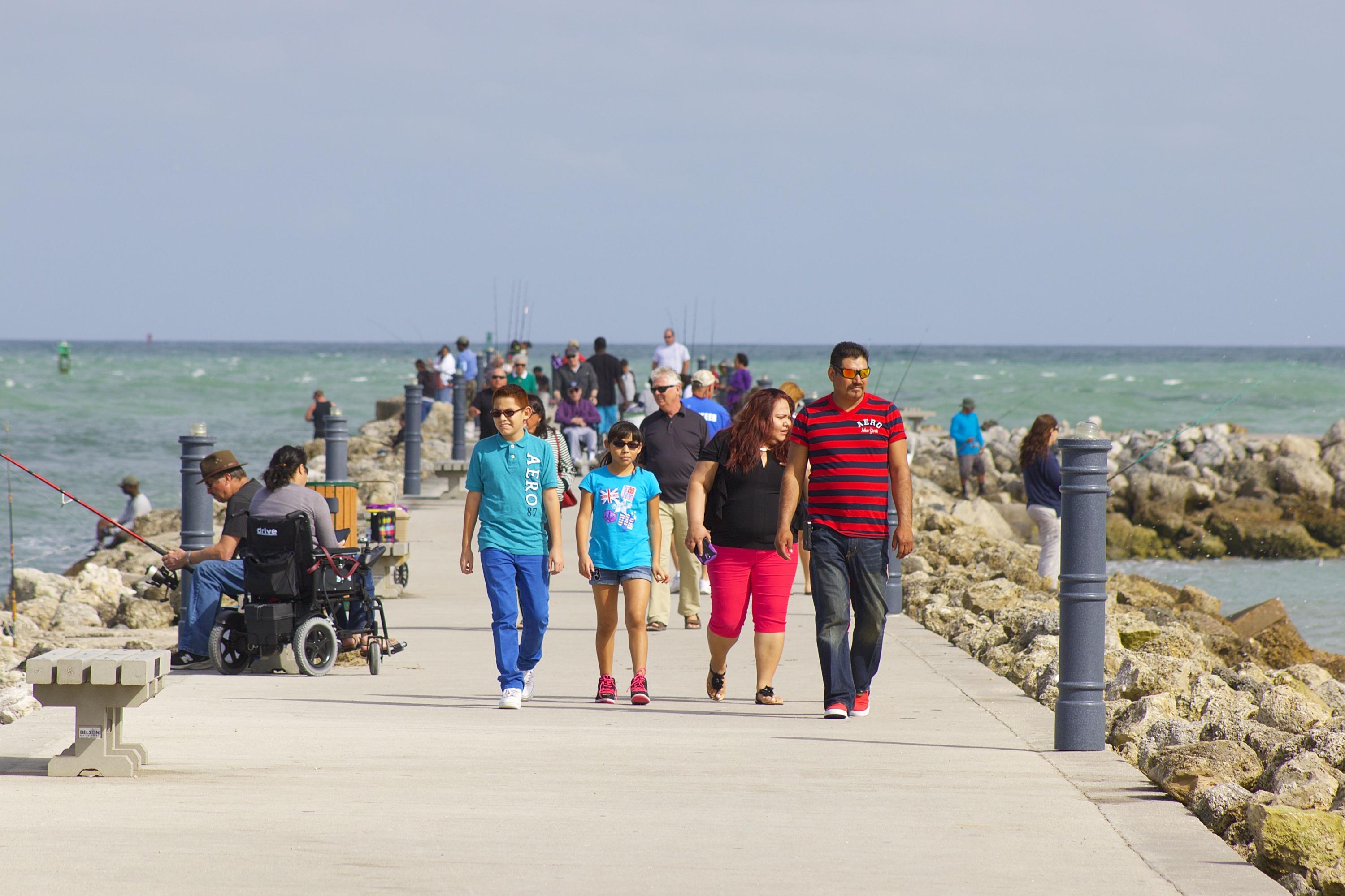 8841 First Tee Road Port St. Lucie, FL 34986 - Photo 54 of 228 341 People On Jetty