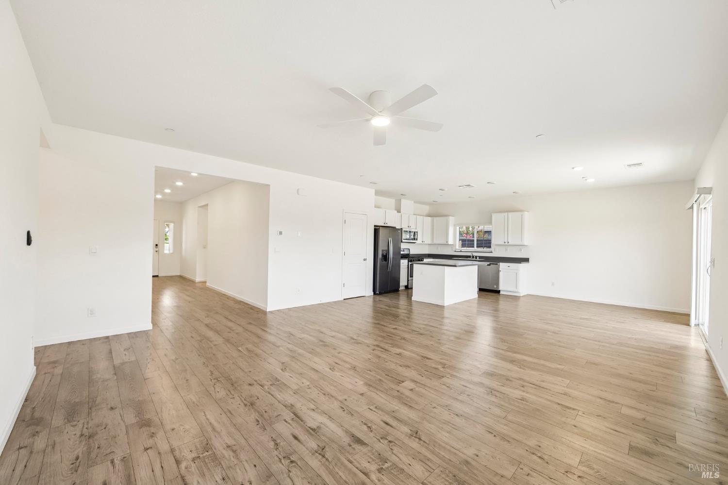 635 Honey Bee Road Dixon, CA 95620 - Photo 8 of 44