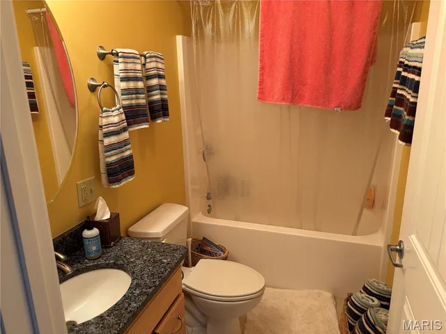 $280,000 | 401 Timber Ridge Drive, Unit 16, Grafton, IL 62037