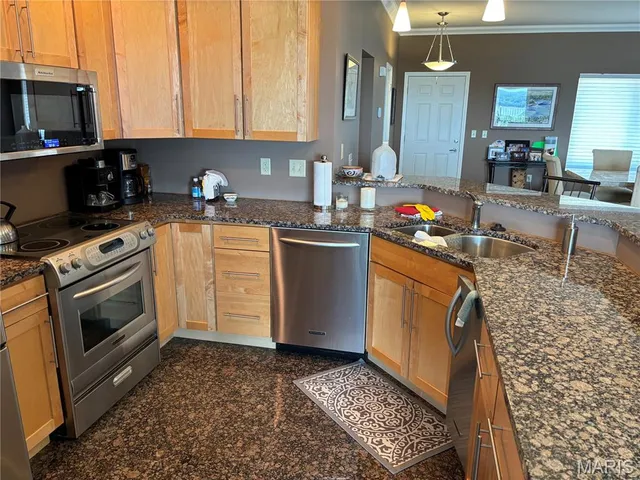 $280,000 | 401 Timber Ridge Drive, Unit 16, Grafton, IL 62037