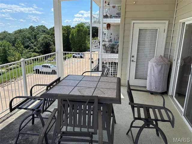 $280,000 | 401 Timber Ridge Drive, Unit 16, Grafton, IL 62037