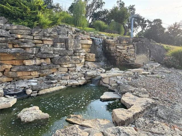 $280,000 | 401 Timber Ridge Drive, Unit 16, Grafton, IL 62037