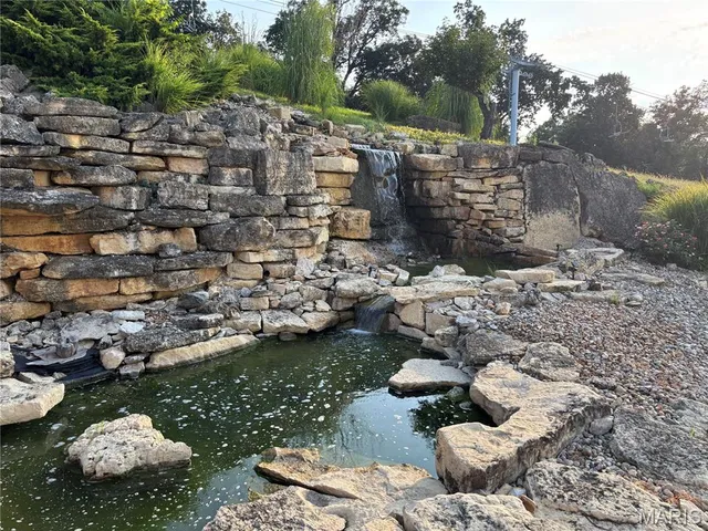 $280,000 | 401 Timber Ridge Drive, Unit 16, Grafton, IL 62037