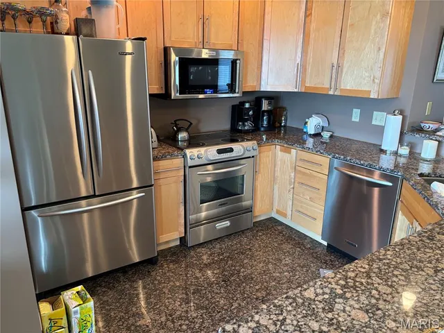 $280,000 | 401 Timber Ridge Drive, Unit 16, Grafton, IL 62037