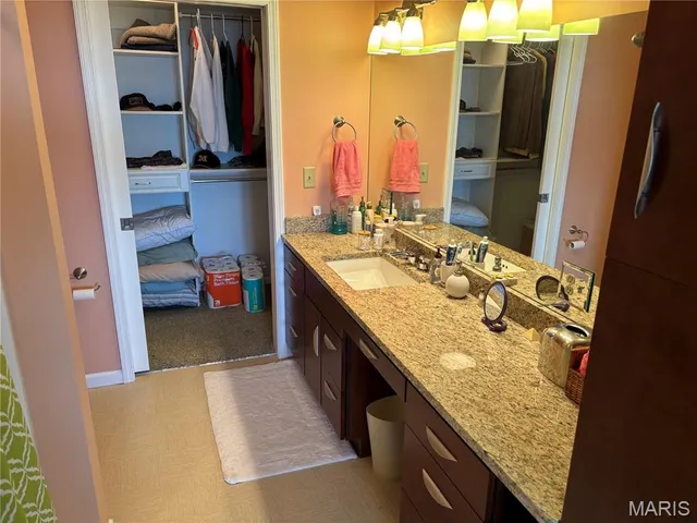 $280,000 | 401 Timber Ridge Drive, Unit 16, Grafton, IL 62037