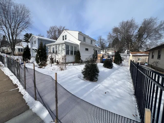 $199,999 | 71 East Magnolia Avenue, St. Paul, MN 55117