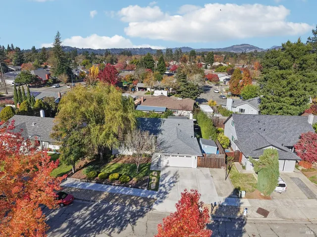 $949,999 | 4233 Brookshire Circle, Santa Rosa, CA 95405