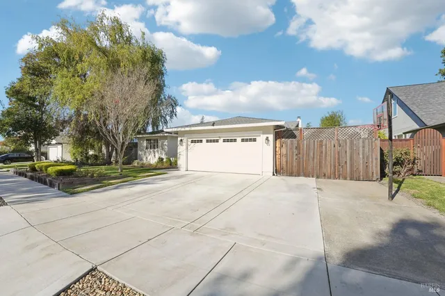 $949,999 | 4233 Brookshire Circle, Santa Rosa, CA 95405